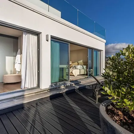 The One Madeira * 蓬他达维托亚